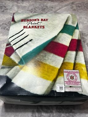 Vintage Hudson Bay Company 100% Wool 6 Point Queen Size Complete In Box Blanket